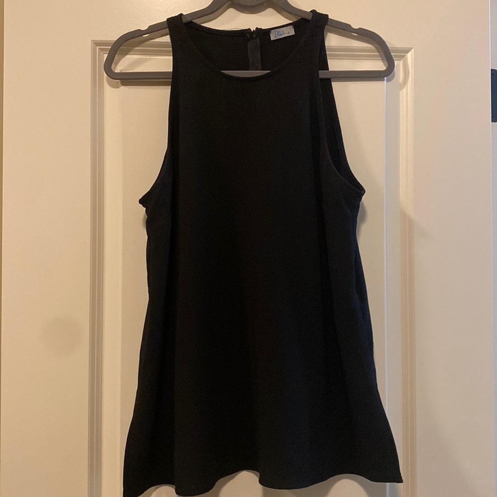 Abbeline black sleeveless top in size L